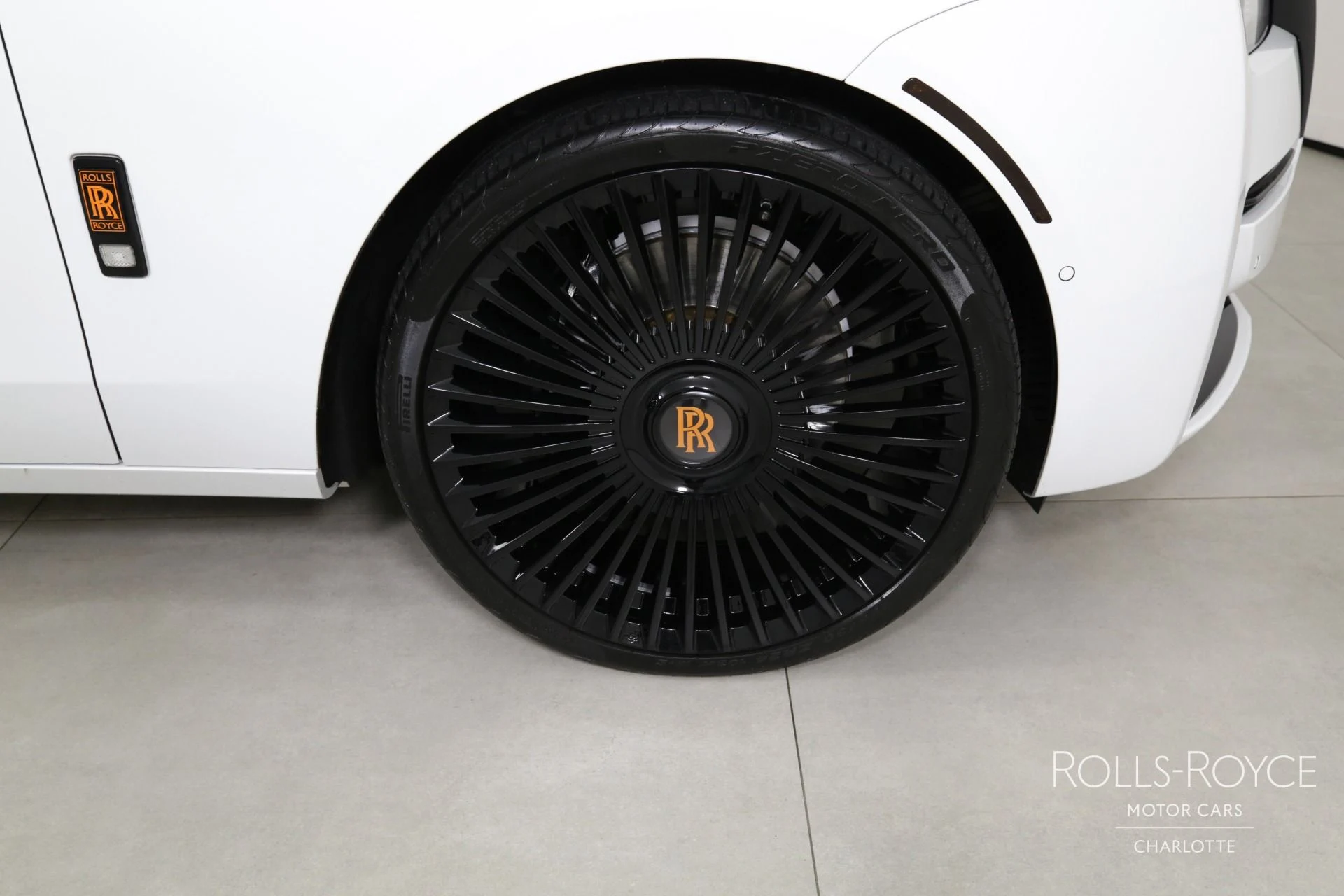 mph041_3955055592_Used_2021_Rolls_Royce_Ghost_1738596295_f04f8db642