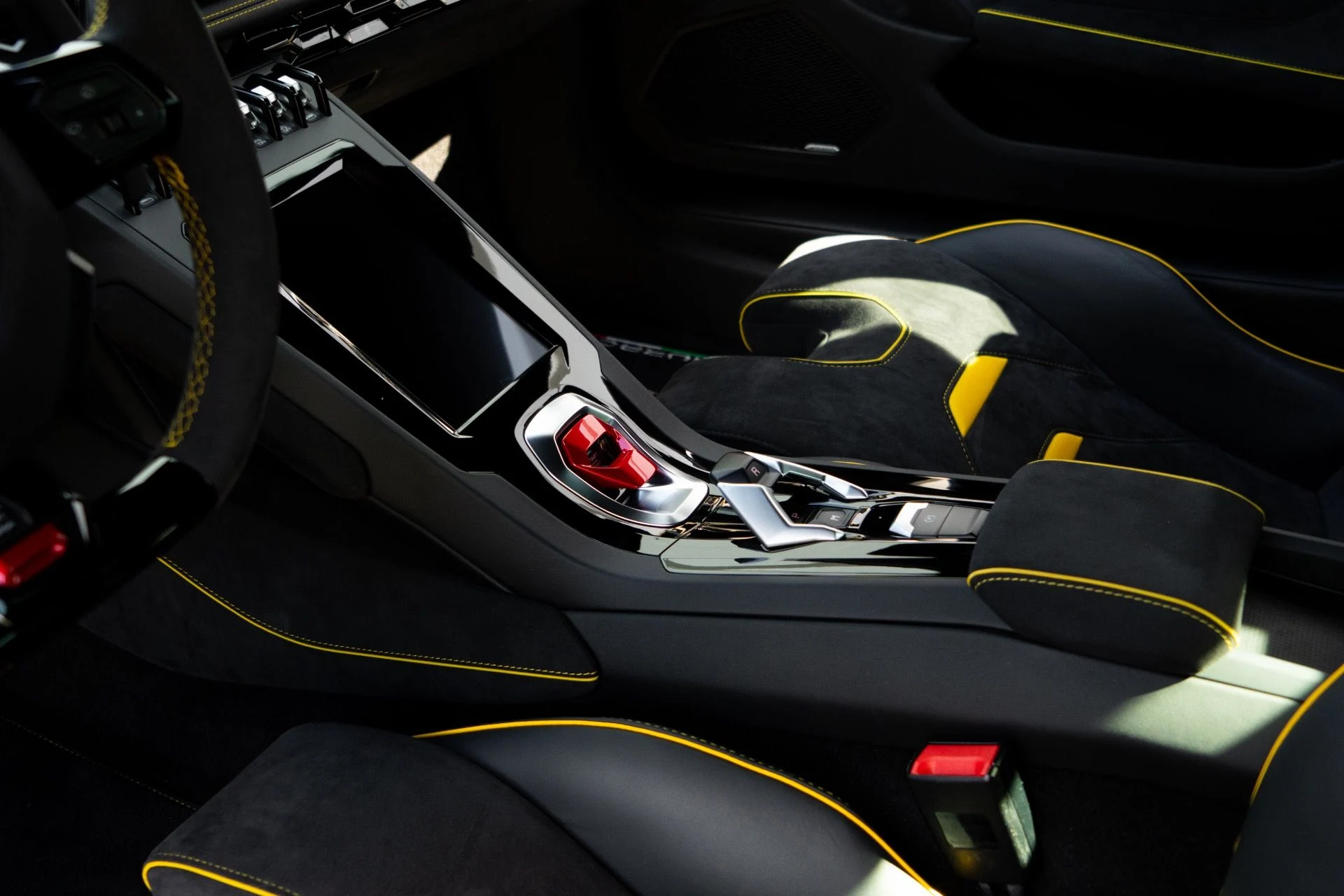 mph041_3956724371_Used_2022_Lamborghini_Huracan_EVO_1764129423_7b3f3613eb