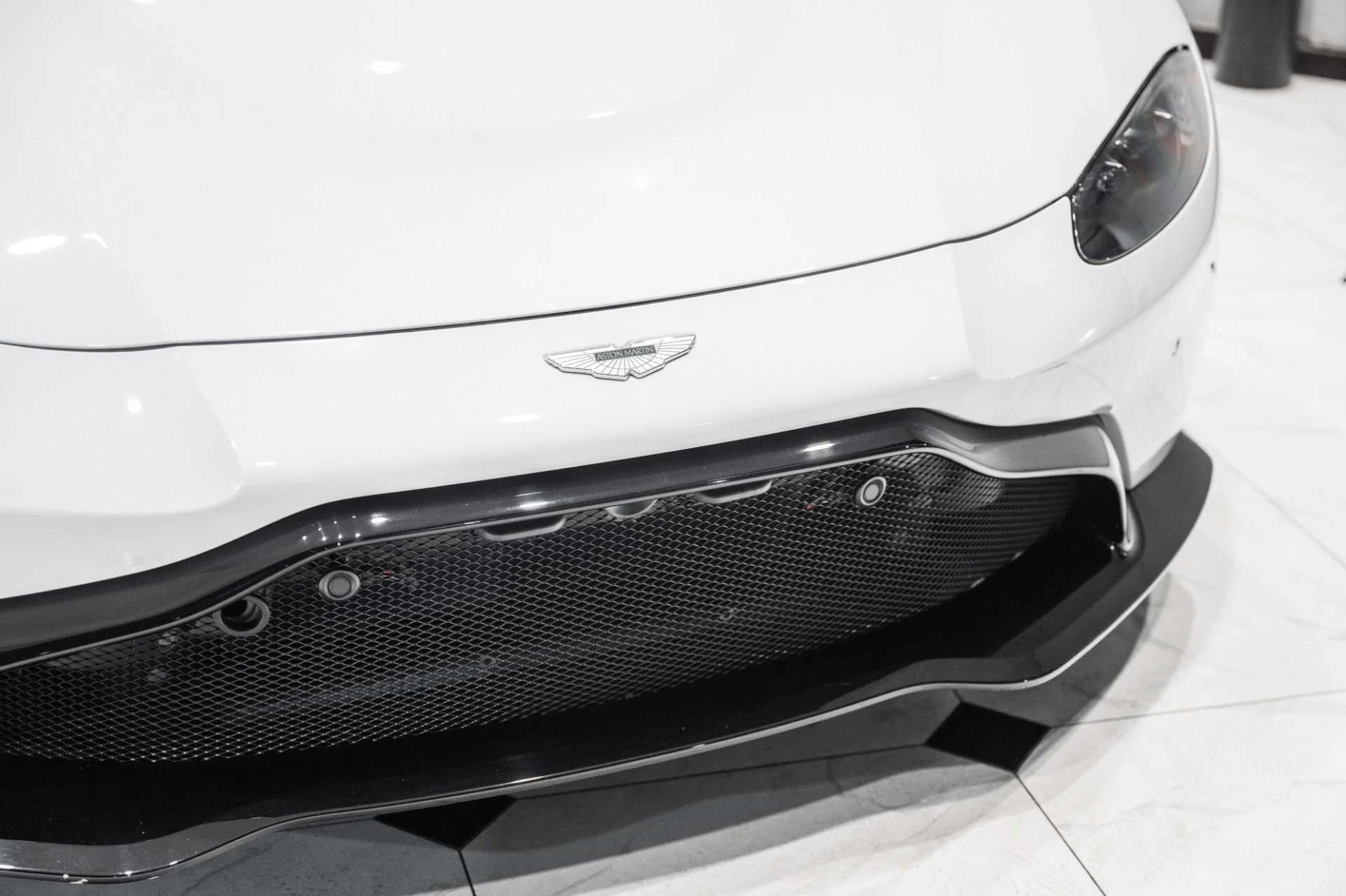 mph041_398851971_Used_2019_Aston_Martin_Vantage_1790176598_aa05893db8