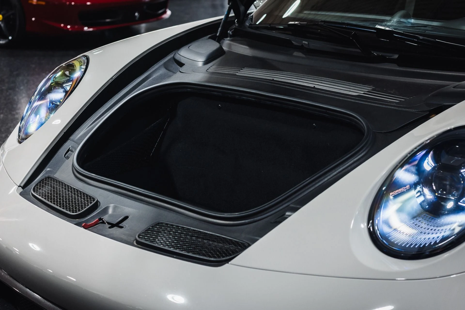 mph041_40000831_Used_2022_Porsche_911_GT_3_Chalk_CC_Bs_Tasteful_Upgrades_1775764800_8df5953daf