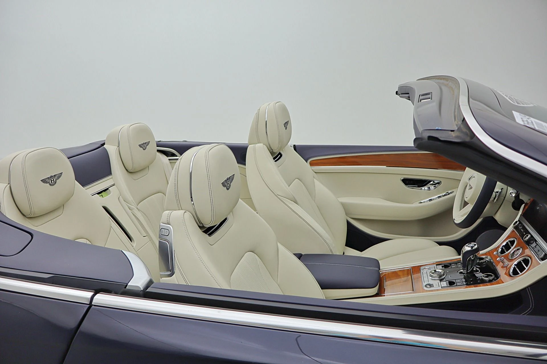 mph041_400083008_New_2026_Bentley_Continental_GTC_bb1b6c3ccf