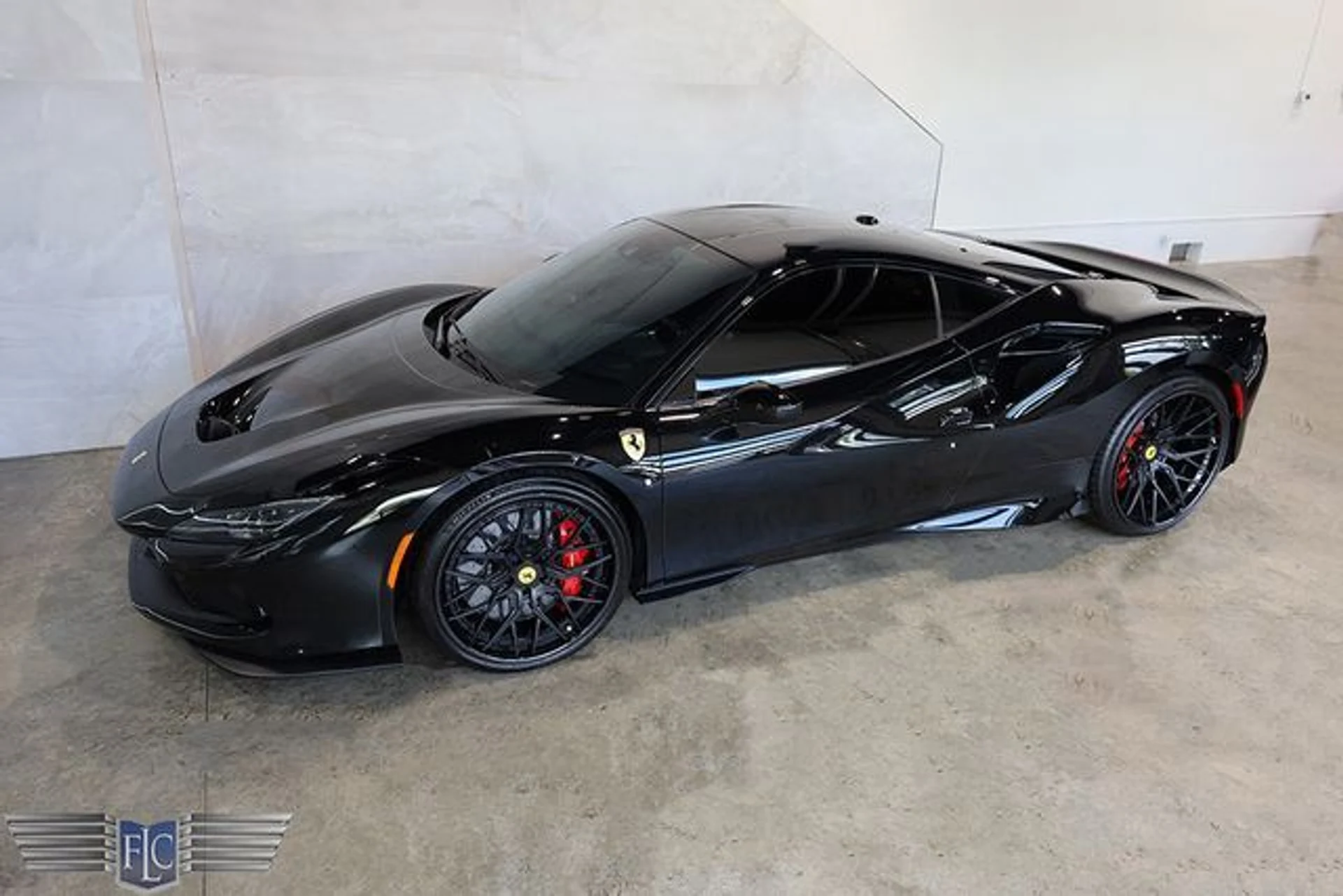 mph041_40027068_used_2020_ferrari_f8_tributo_coupe_9689_22960423_46_640_b21f3a085e
