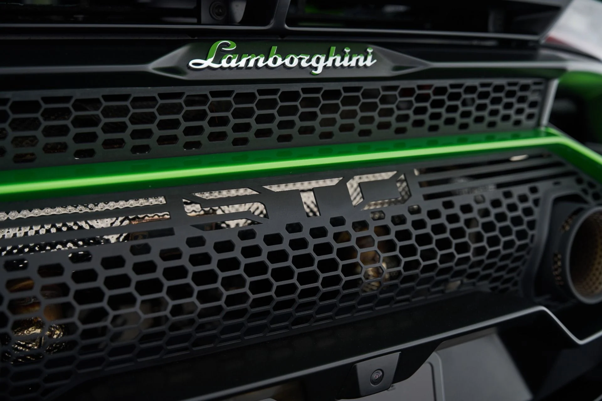mph041_4002846920_Used_2024_Lamborghini_Huracan_STO_Base_1793231447_10b1b98e4e