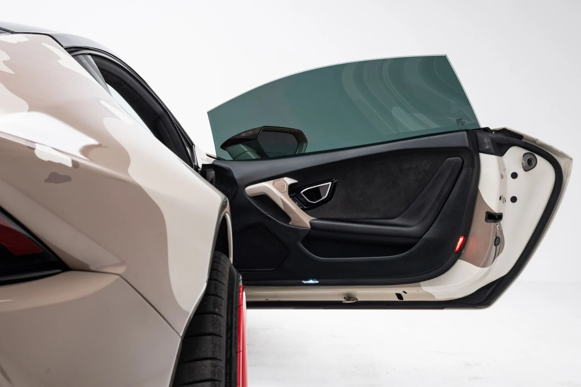 mph041_4007255295_Used_2015_Lamborghini_Huracan_LP_610_4_1777064640_9bff29bf4a