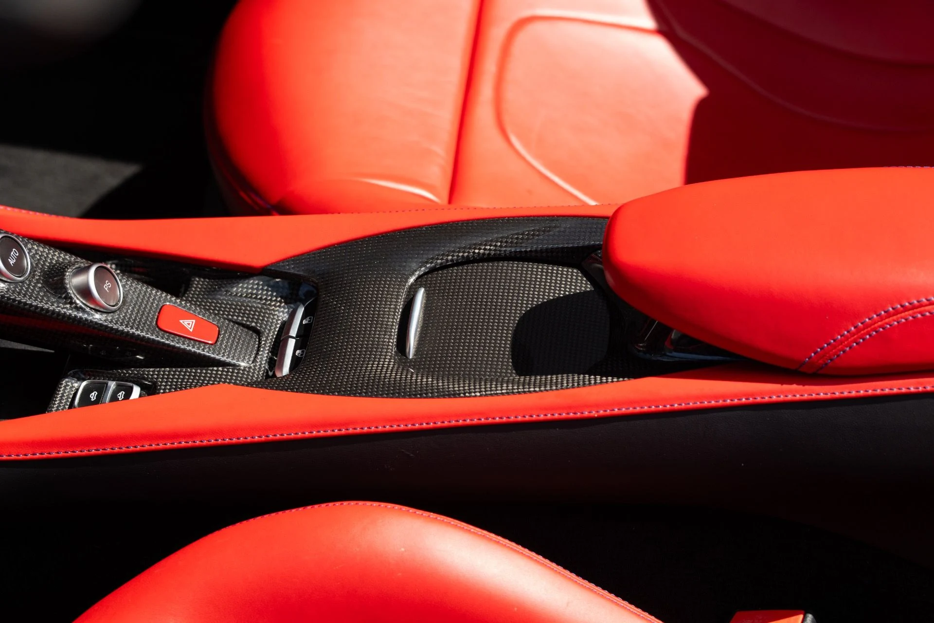 mph041_4018809675_Used_2019_Ferrari_Portofino_1780888386_5542195454