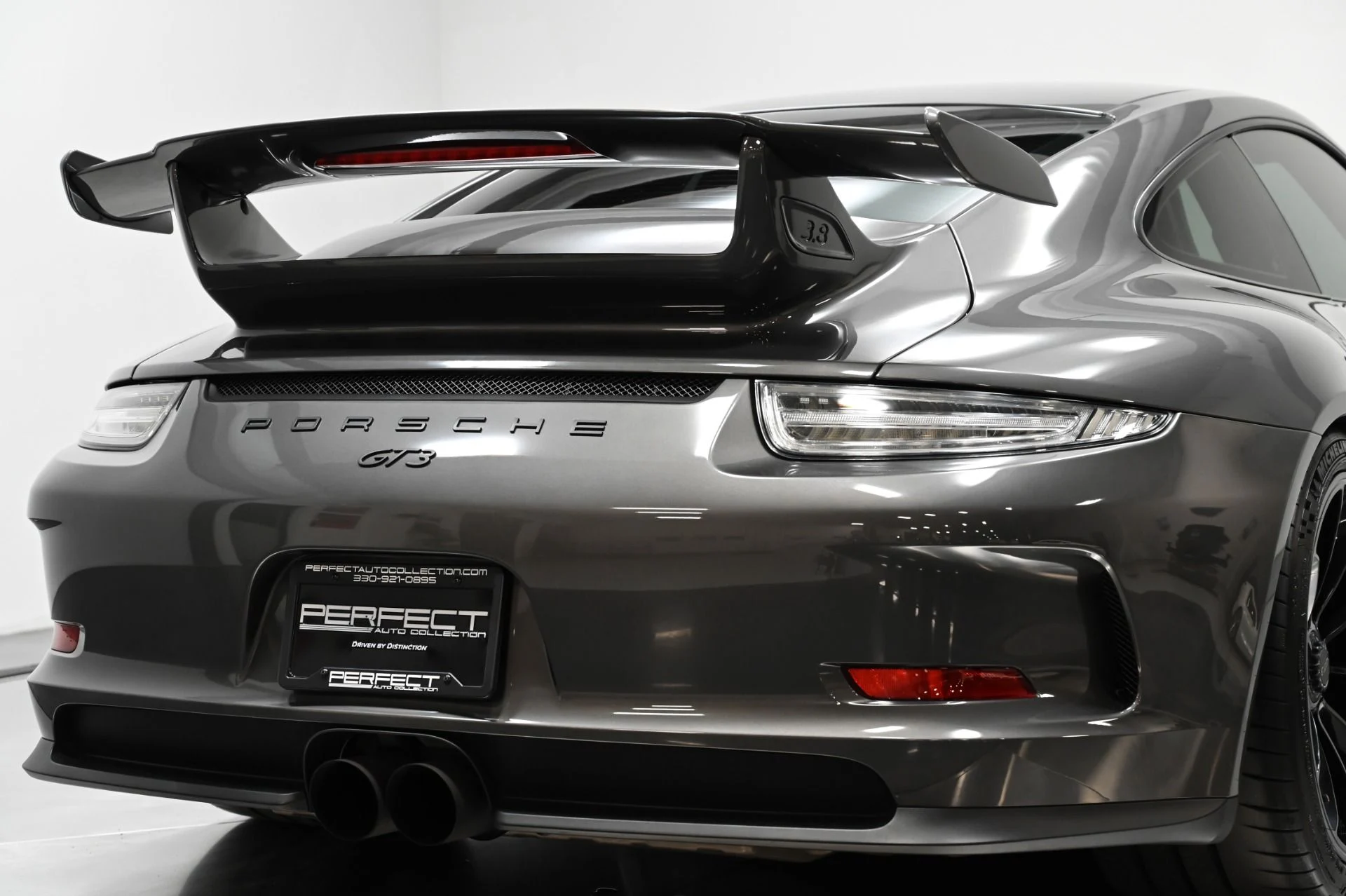 mph041_4019784854_Used_2015_Porsche_911_GT_3_1749853889_8540891a2b