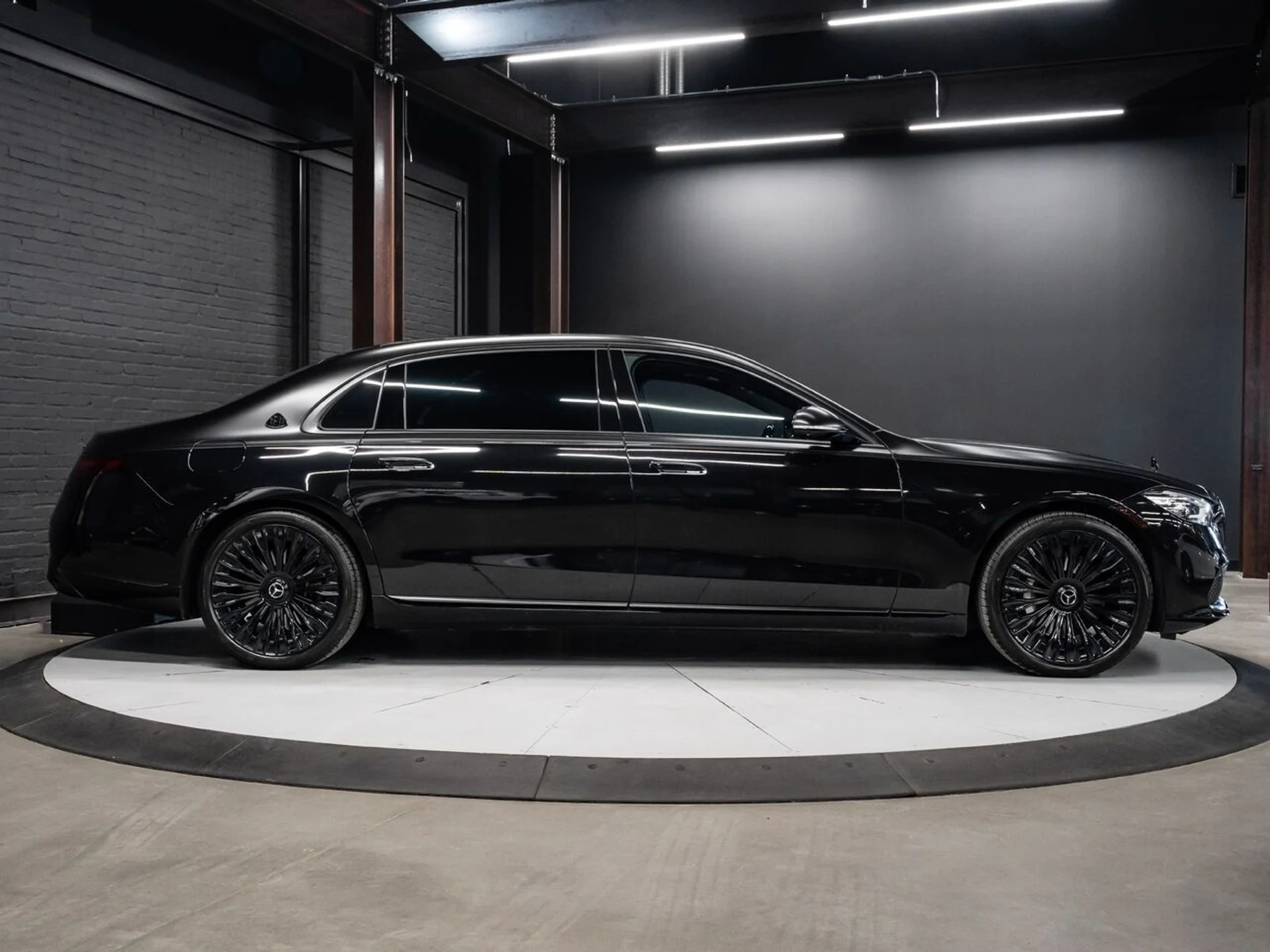 mph041_4039694532_mercedes_benz_s_class_2023_2eadf7e67d