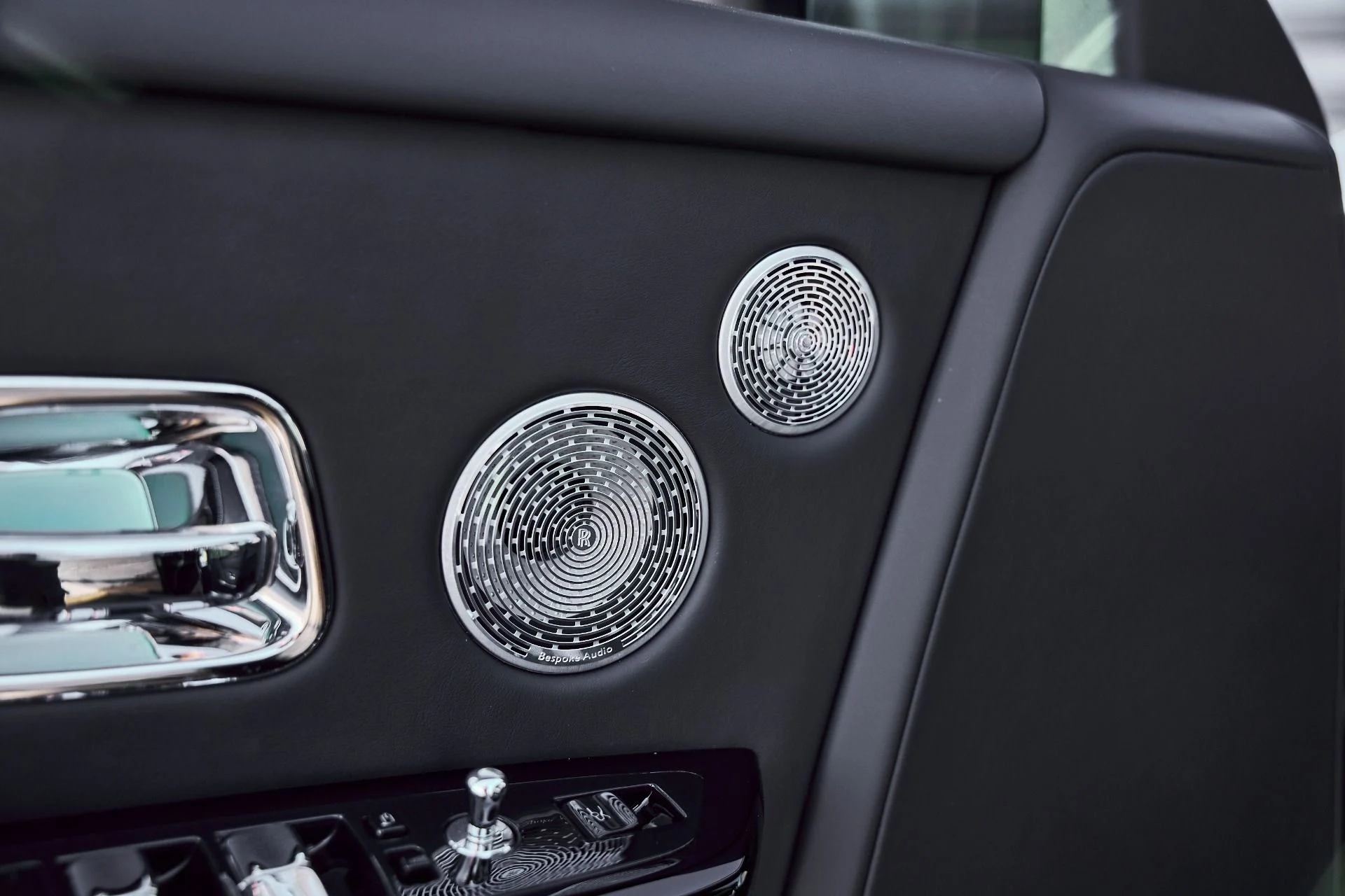 mph041_4062161686_Used_2024_Rolls_Royce_Phantom_Base_1770700098_5ea163a485