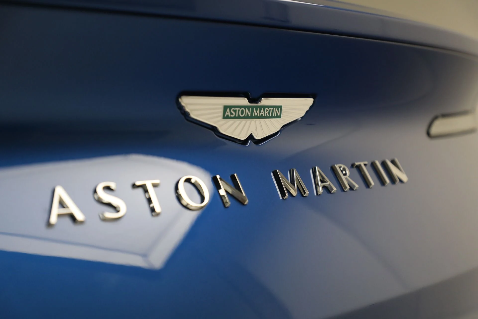 mph041_4063819498_New_2025_Aston_Martin_DB_12_Volante_fcb7e8f8a2