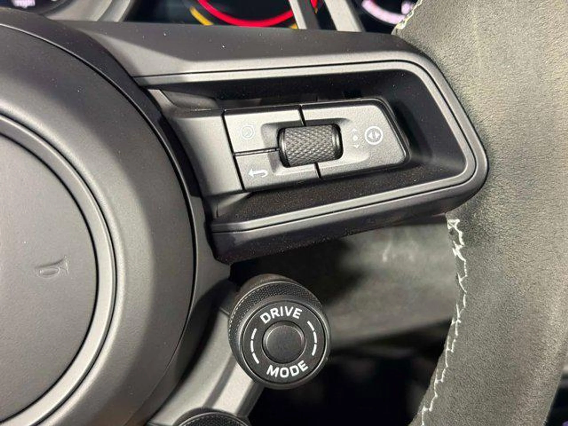 mph041_4076935181_Sa_Av_Ecsy2hfu_BN_Xx_U1hmhwn_Sls_48364d043d