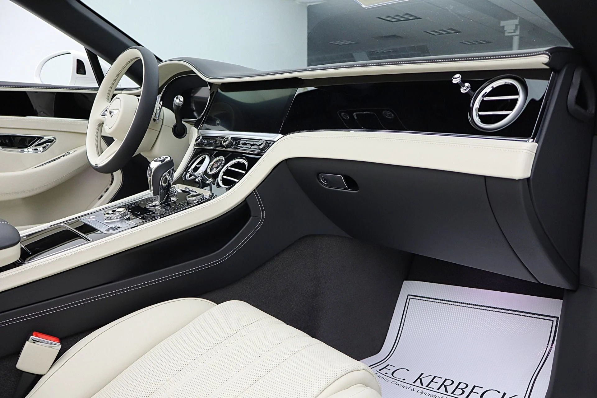 mph041_4101597394_New_2026_Bentley_Continental_GTC_273bafe04f