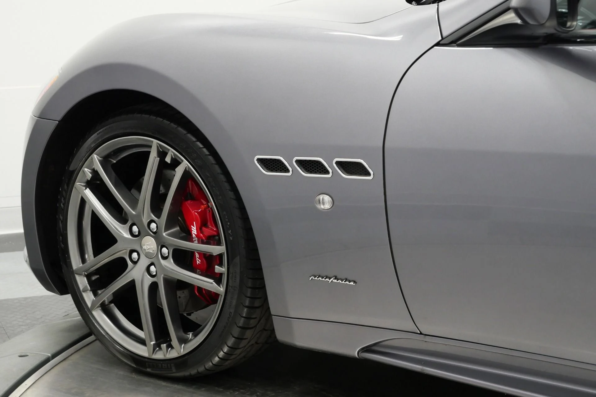 mph041_4106667520_Used_2019_Maserati_Gran_Turismo_Convertible_Sport_Rare_Color_Carbon_Fiber_Interior_Trim_1773689122_0eb6b2009a