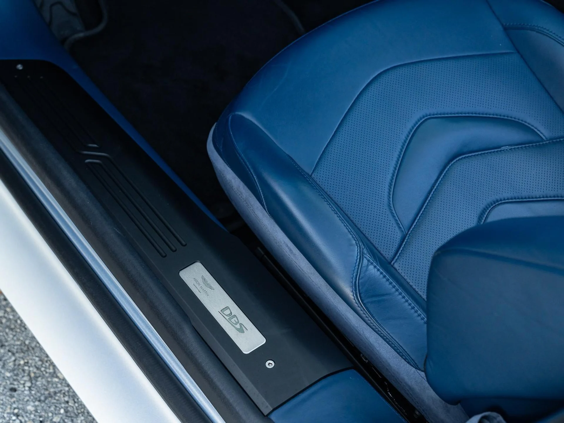 mph041_4107636854_Used_2020_Aston_Martin_DBS_Superleggera_1764795980_adf811a55a