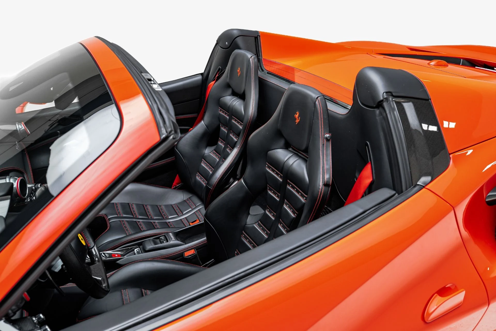 mph041_4112416561_Used_2022_Ferrari_F8_Spider_1785267074_462577b706