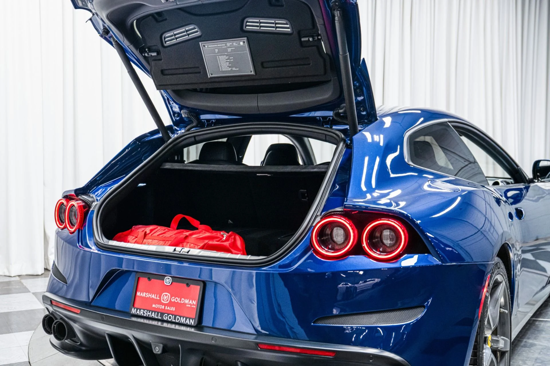 mph041_4115825950_Used_2019_Ferrari_GTC_4_Lusso_V12_1762198227_1708c55e32