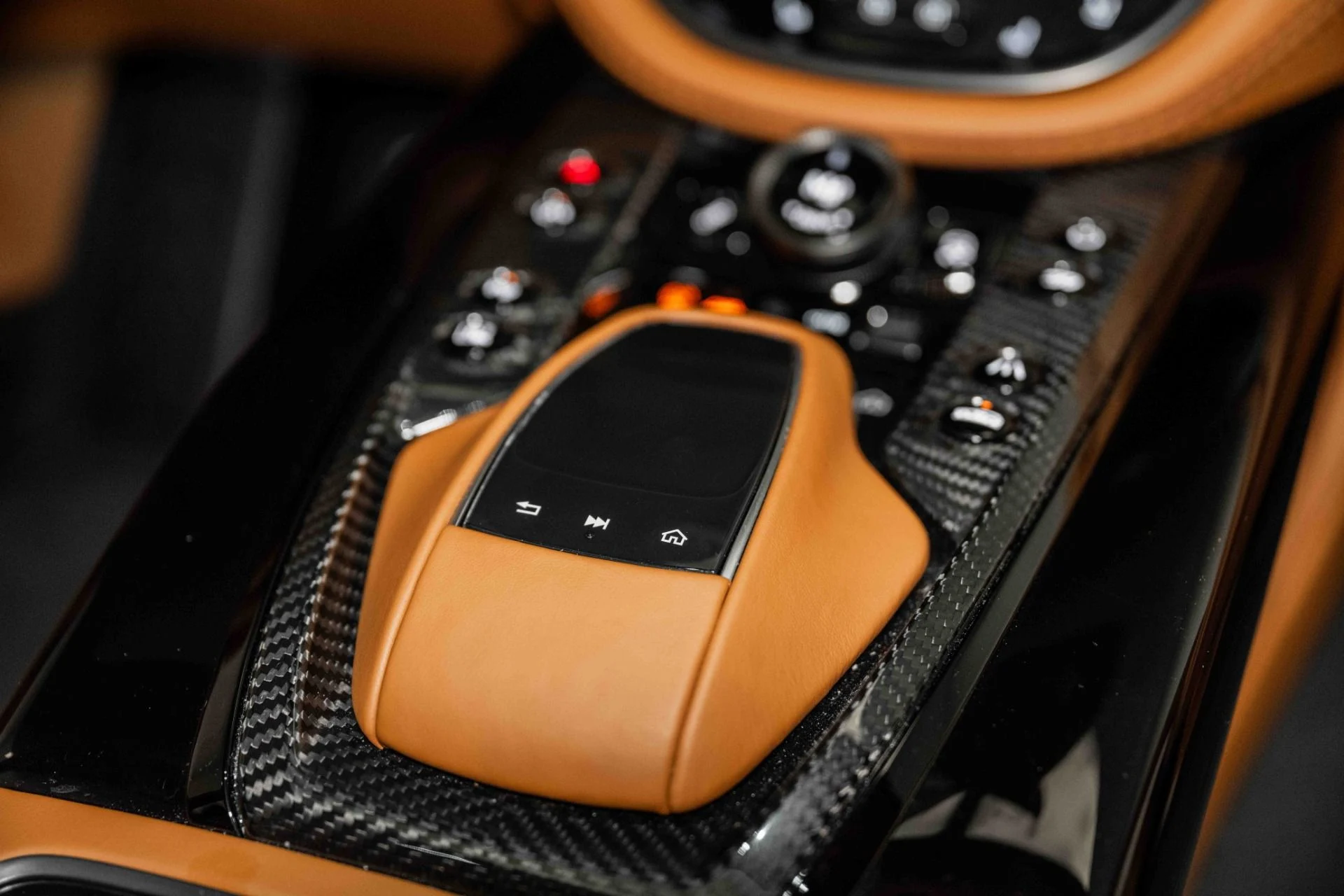 mph041_413306524_Used_2023_Aston_Martin_DBX_707_1720794974_c868098653