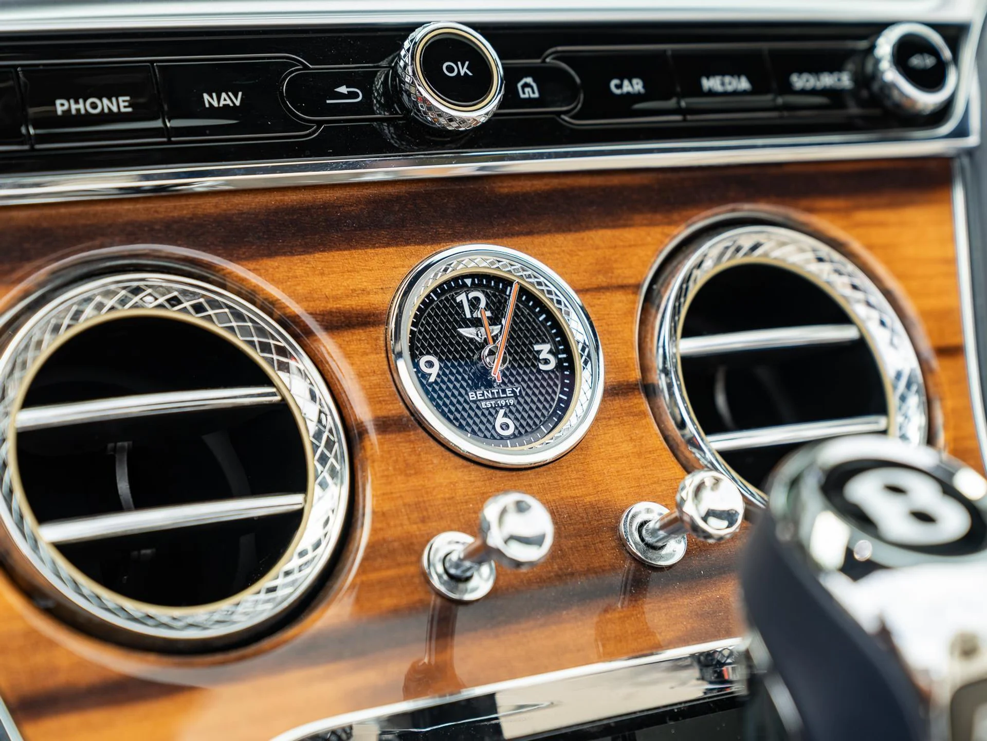 mph041_4142763602_Used_2021_Bentley_Continental_GTC_Mulliner_GT_Mulliner_V8_1775769049_b2dd69dc4c