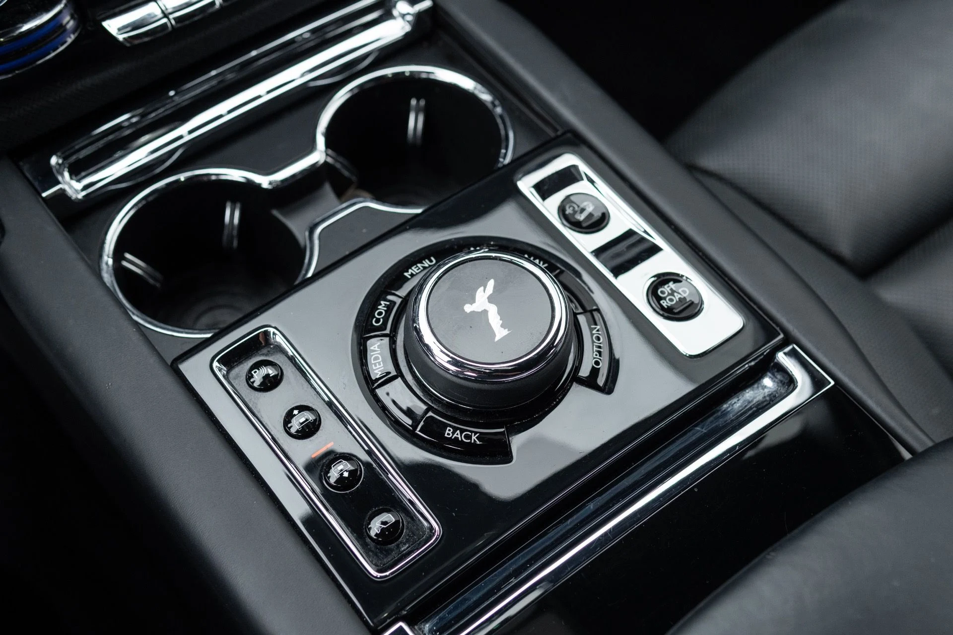 mph041_4144410074_Used_2020_Rolls_Royce_Cullinan_1775753700_e3f72e5f8e