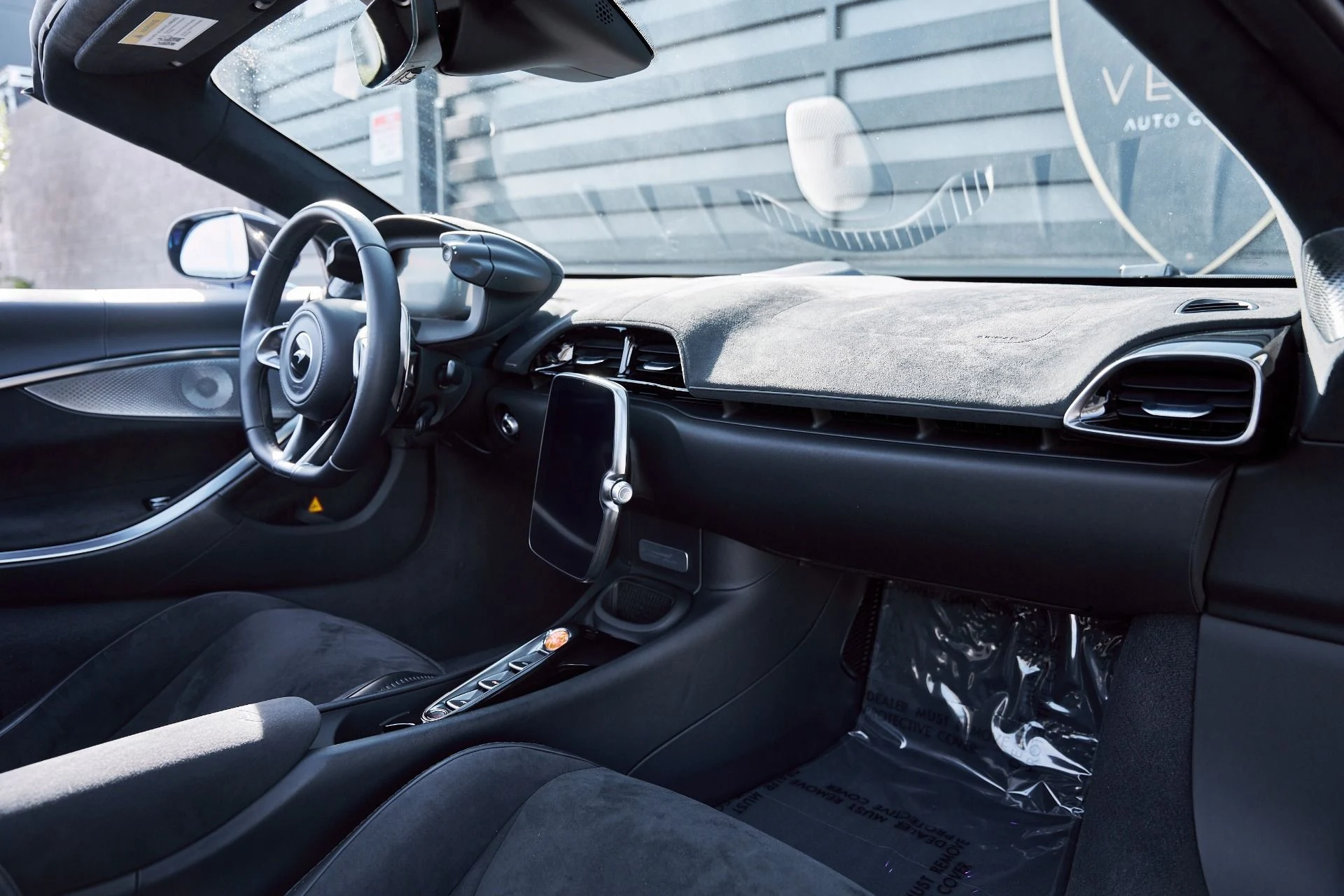 mph041_4145996980_Used_2025_Mc_Laren_Artura_1769567648_577ea58813