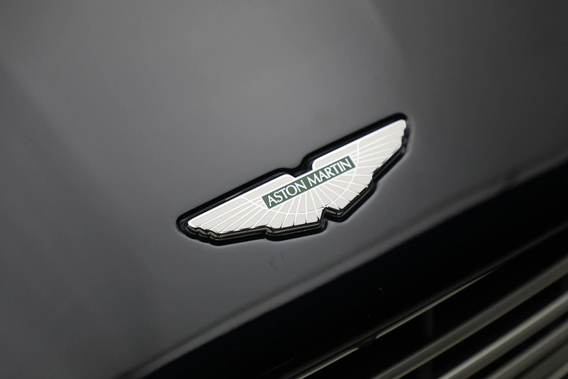 mph041_4160255046_Used_2022_Aston_Martin_DB_11_Volante_c2a5e0b4f6