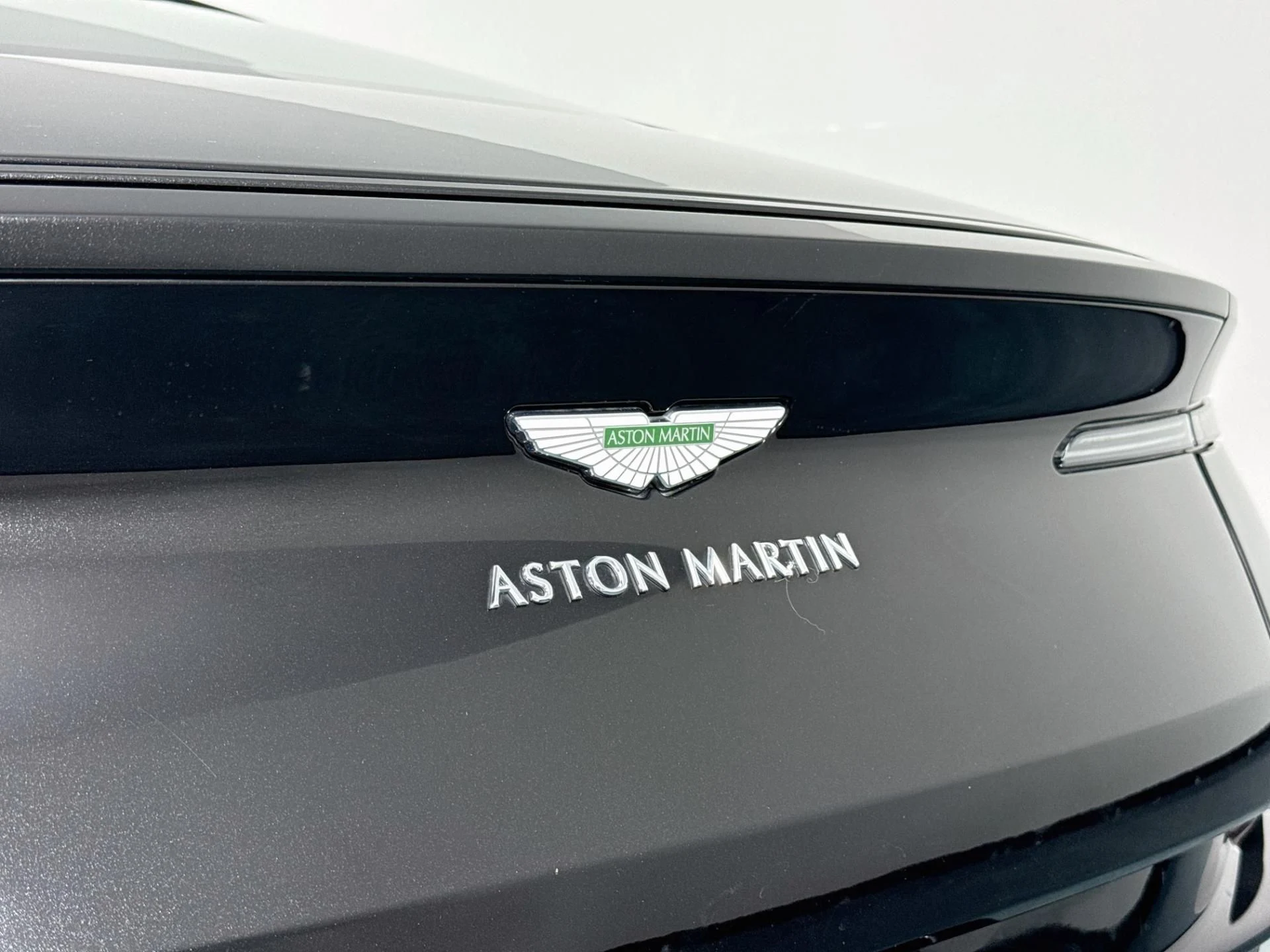 mph041_4165098231_Used_2020_Aston_Martin_DB_11_V8_1787344185_280db81bd6
