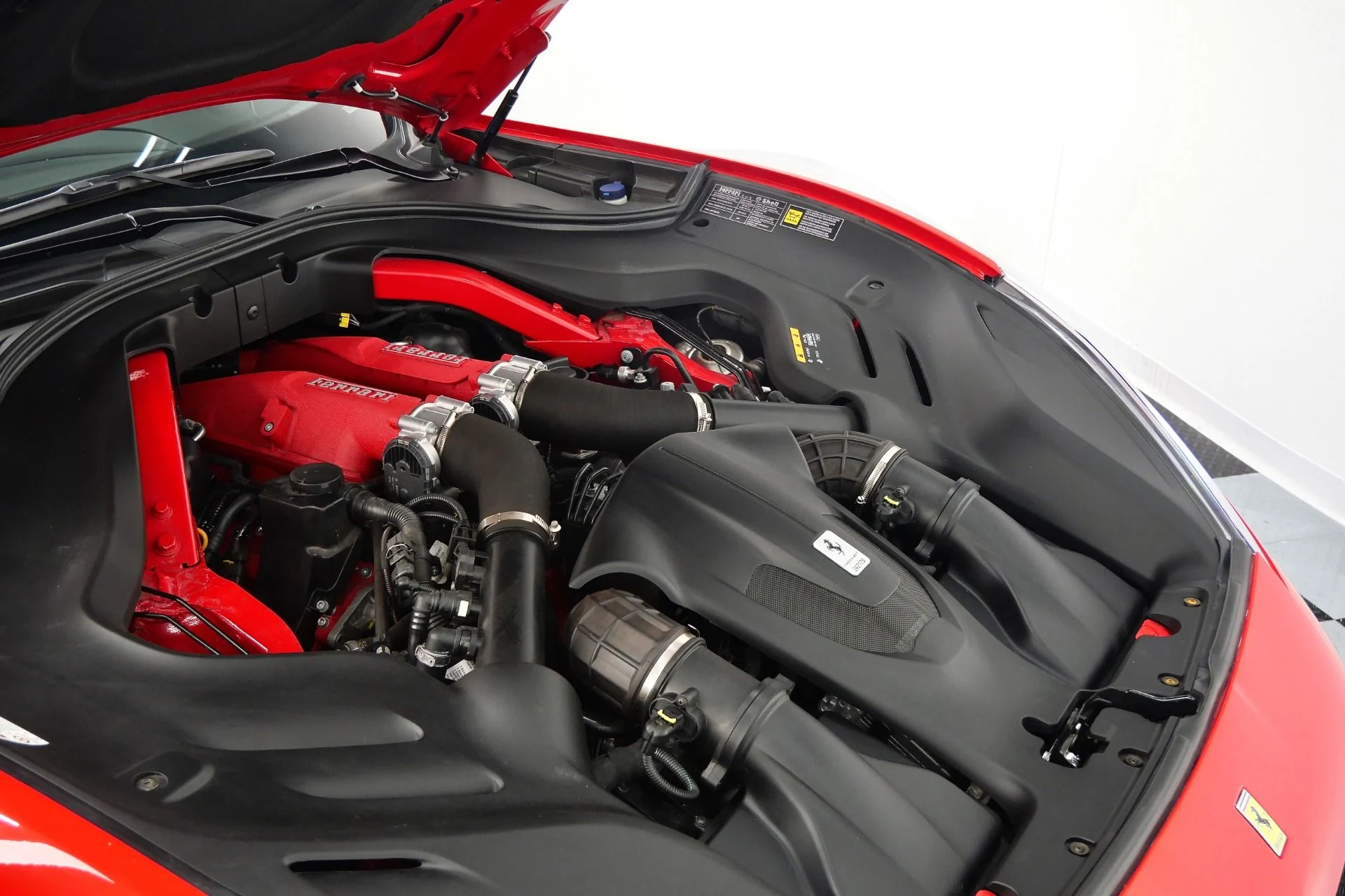 mph041_4173334508_Used_2019_Ferrari_Portofino_Daytona_Seats_High_Power_Hi_Fi_Carbon_Fiber_and_Leather_Steering_Wheel_1775750946_ef4c9034e3