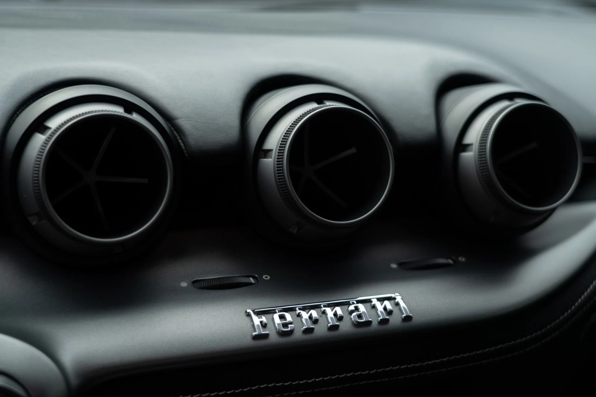 mph041_4204993977_Used_2014_Ferrari_F12berlinetta_1756490493_30cda84950