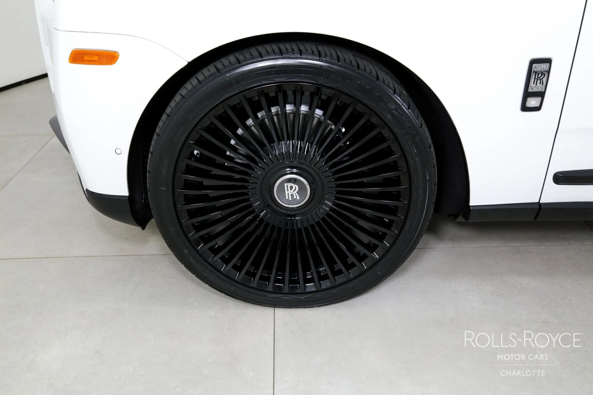 mph041_4213439885_Used_2023_Rolls_Royce_Cullinan_1744926218_1b00a855aa