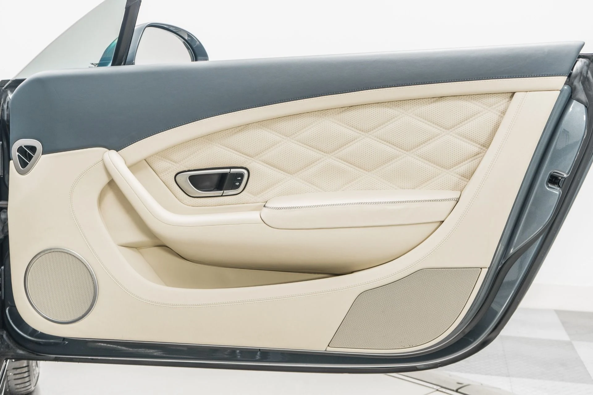 mph041_422087700_Used_2013_Bentley_Continental_GT_Speed_Carbon_Fiber_Veneers_Beautiful_Color_Combination_1768424595_78a21953b9