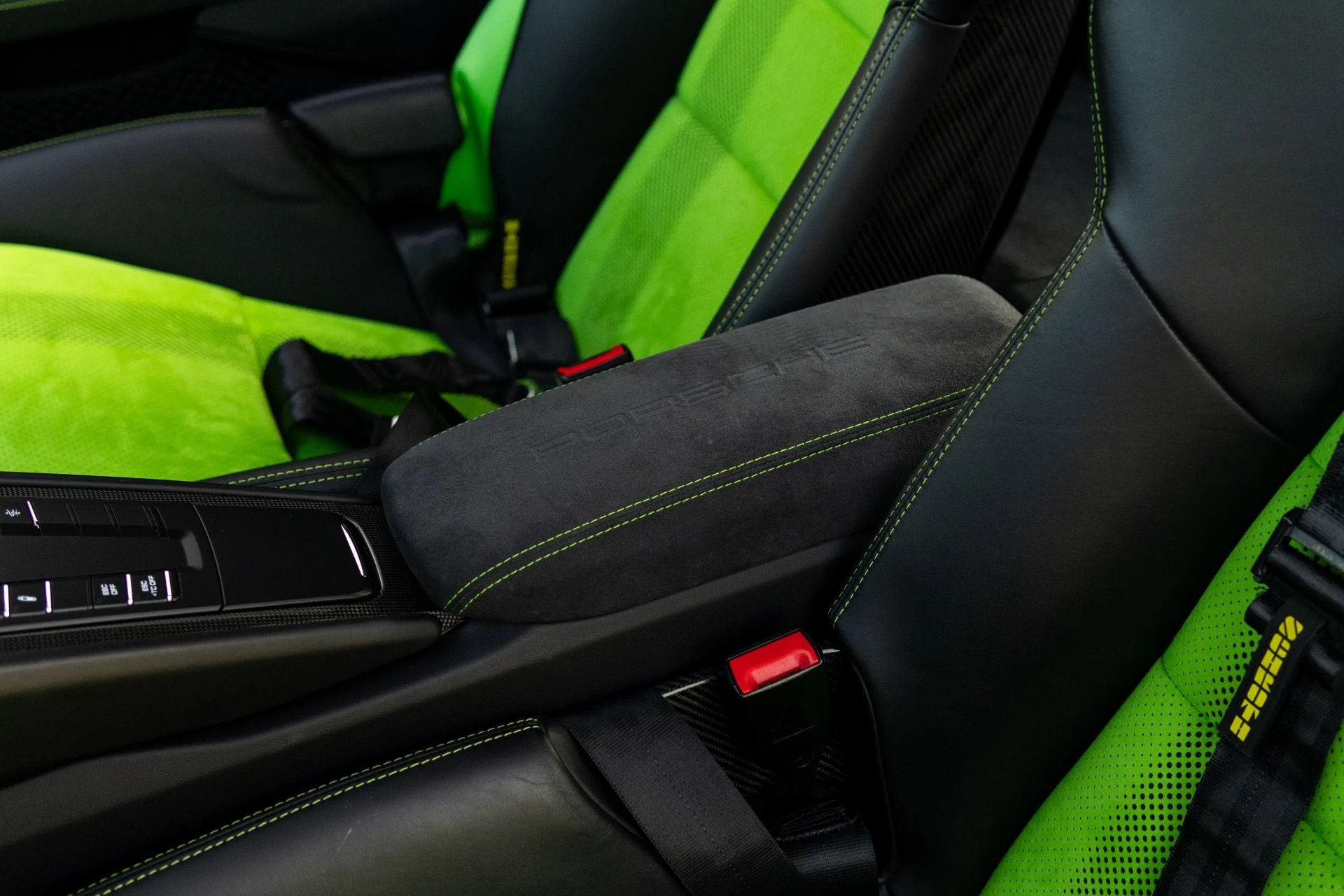 mph041_4234301376_Used_2019_Porsche_911_GT_3_RS_1765832694_bf75004eea