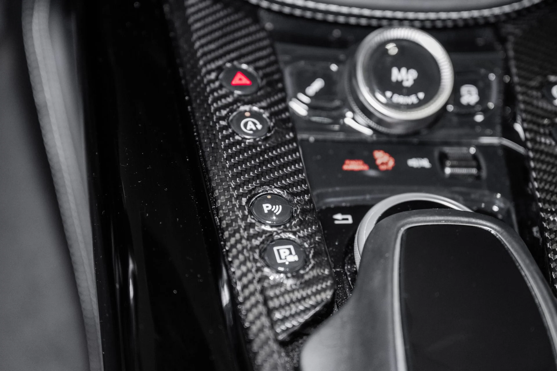 mph041_4243623511_Used_2023_Aston_Martin_DBX_707_1761749500_86e46b9f12