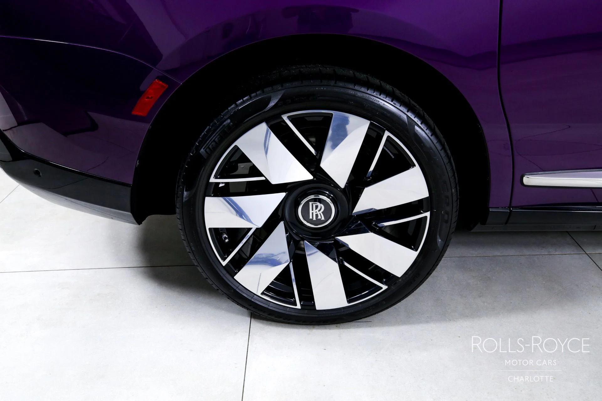 mph041_4260718363_Used_2025_Rolls_Royce_Cullinan_1748382671_25c9112049