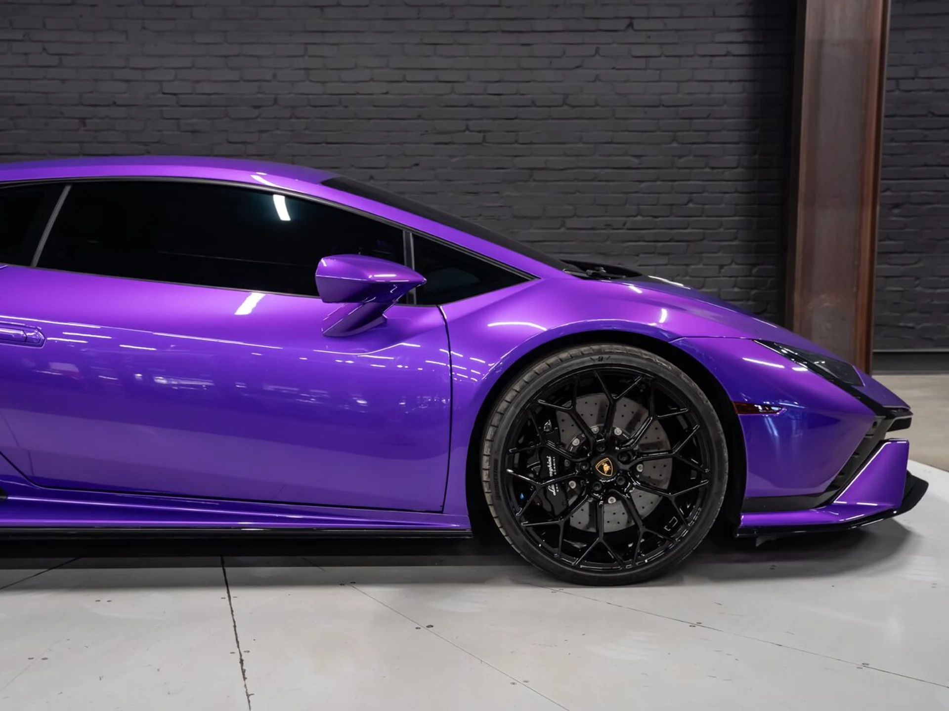mph041_4261656016_lamborghini_huracan_tecnica_2023_090c92de11