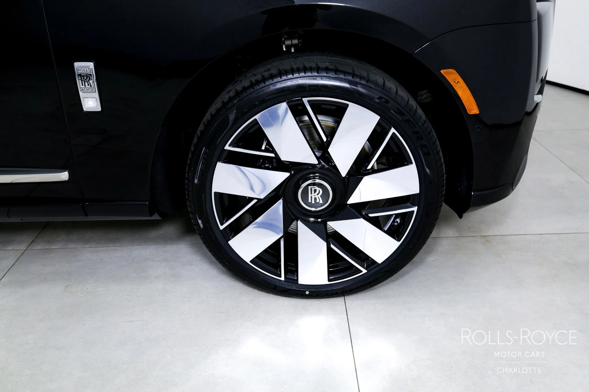 mph041_4271786809_Used_2025_Rolls_Royce_Cullinan_1746196138_80576618b2