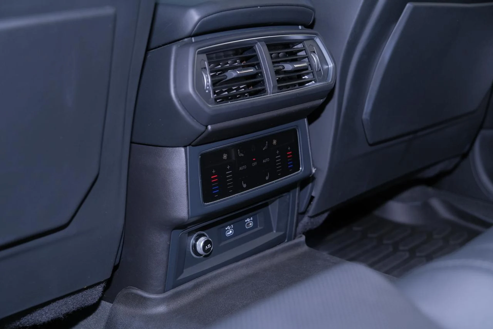 mph041_44556073_6c8ebd7153c9f24f0f49d8ea49f1a212_7fe2506a54