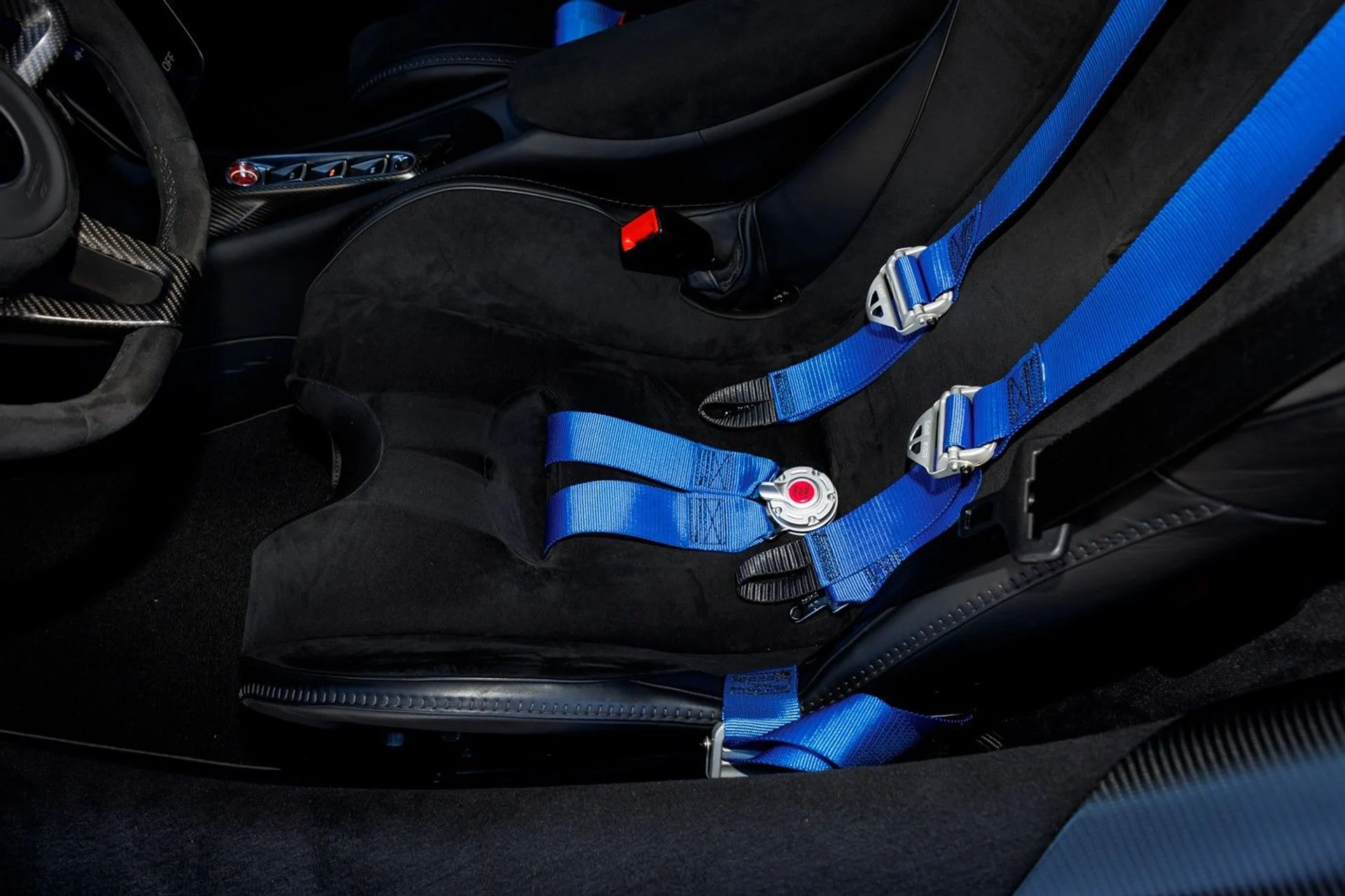 mph041_45294905_396_p42_l_aa9b3866c9