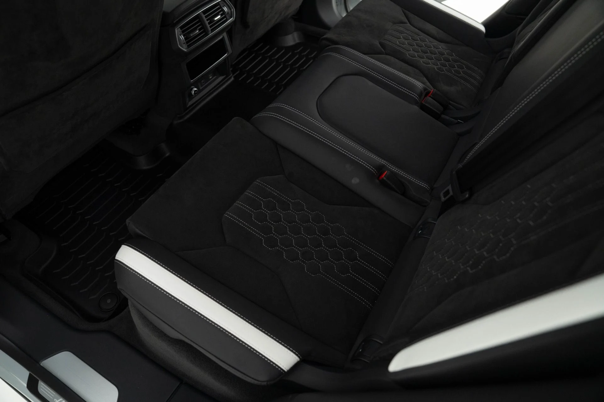 mph041_476138926_Used_2024_Lamborghini_Urus_S_1777580745_965ca136d9