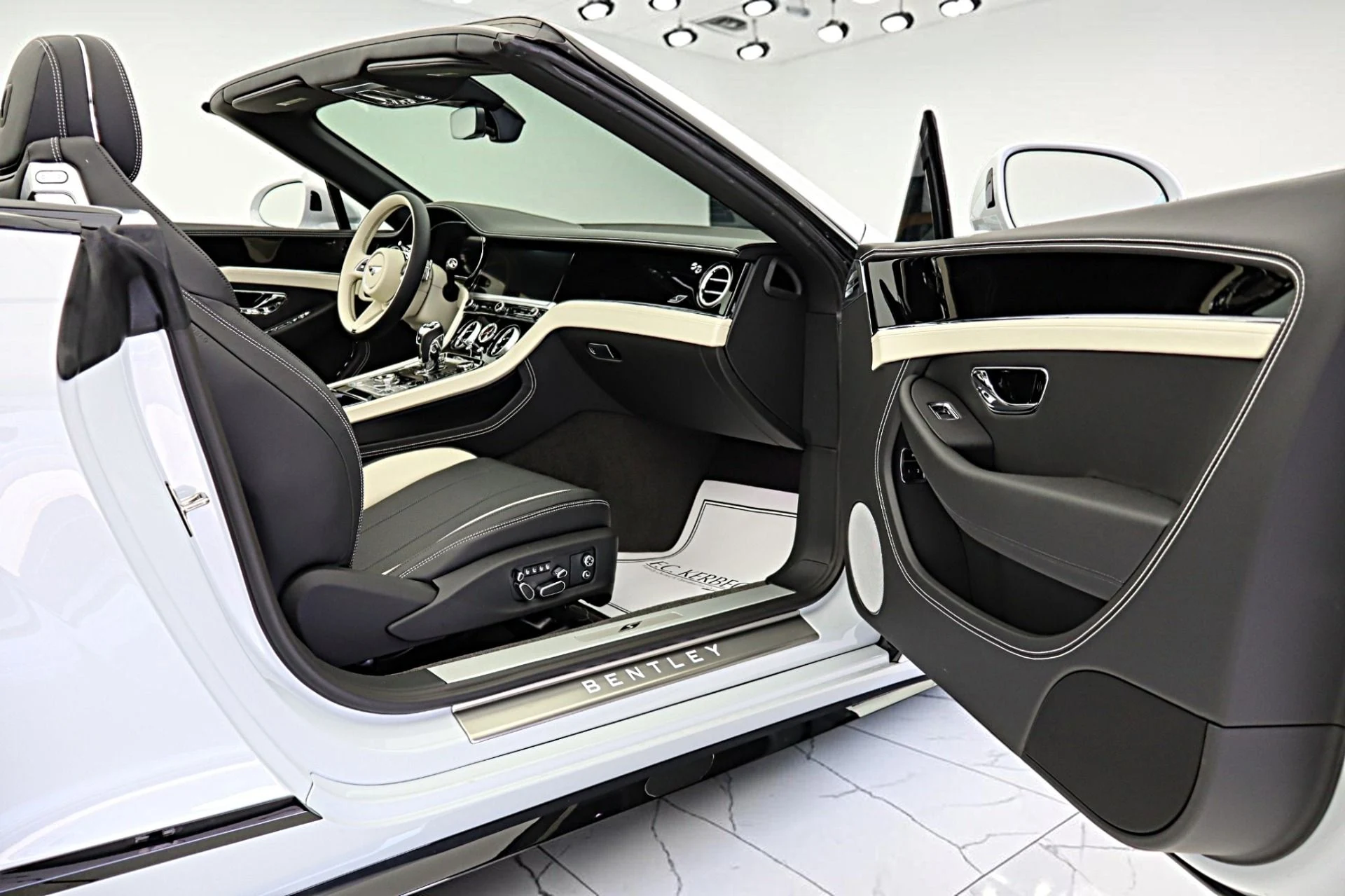 mph041_484297399_New_2026_Bentley_Continental_GTC_S_a60cb36135