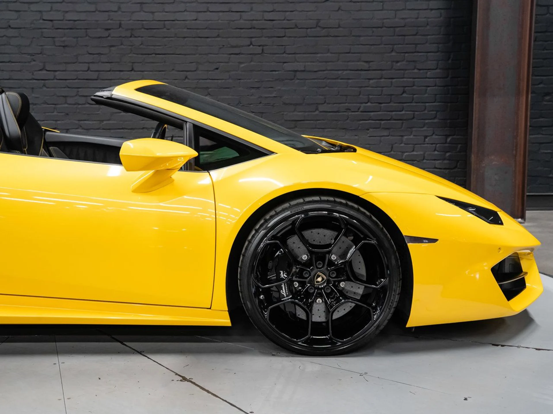 mph041_487823258_lamborghini_huracan_2017_a6643a0961