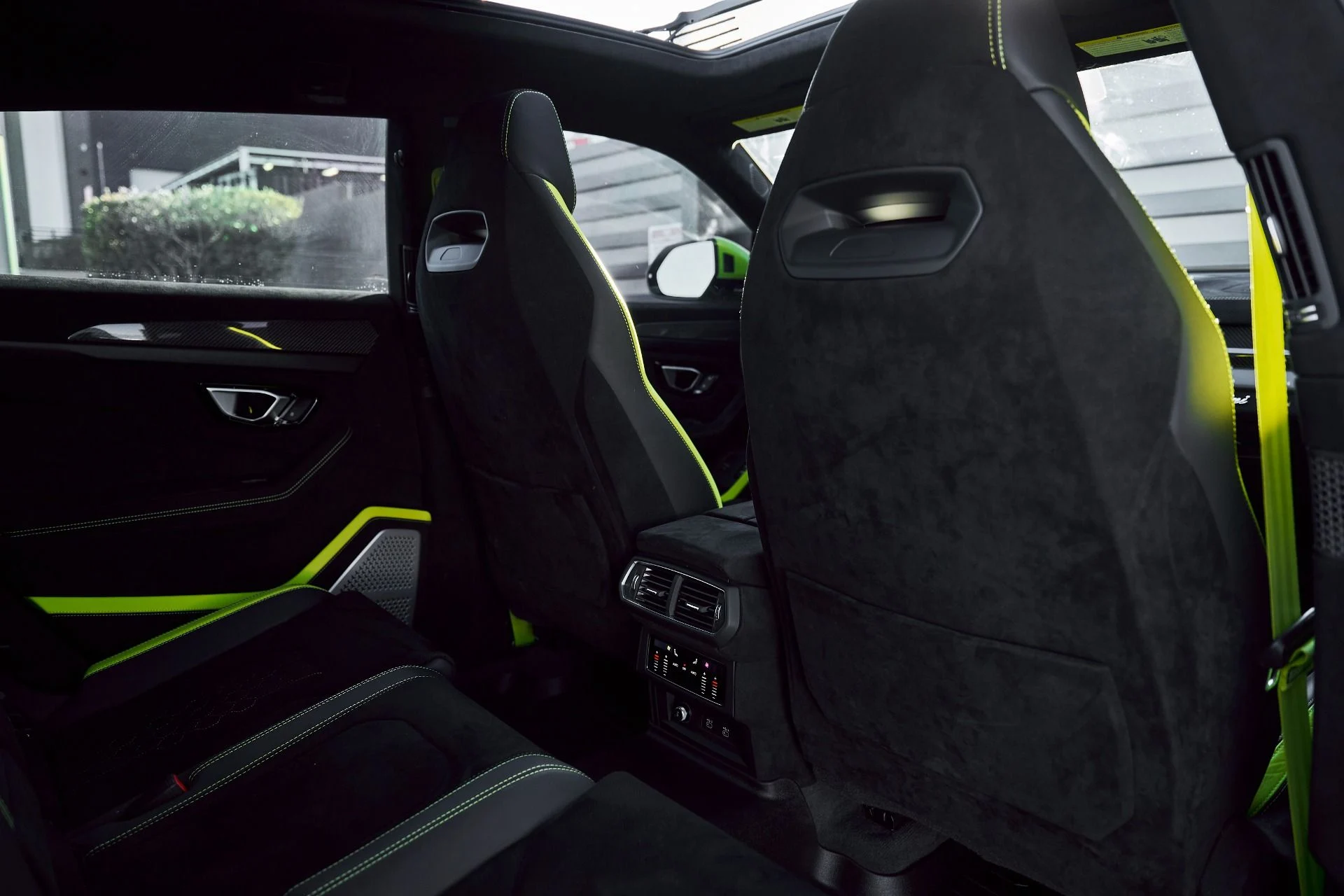 mph041_492352543_Used_2024_Lamborghini_Urus_Performante_1771724632_ead3a7c811