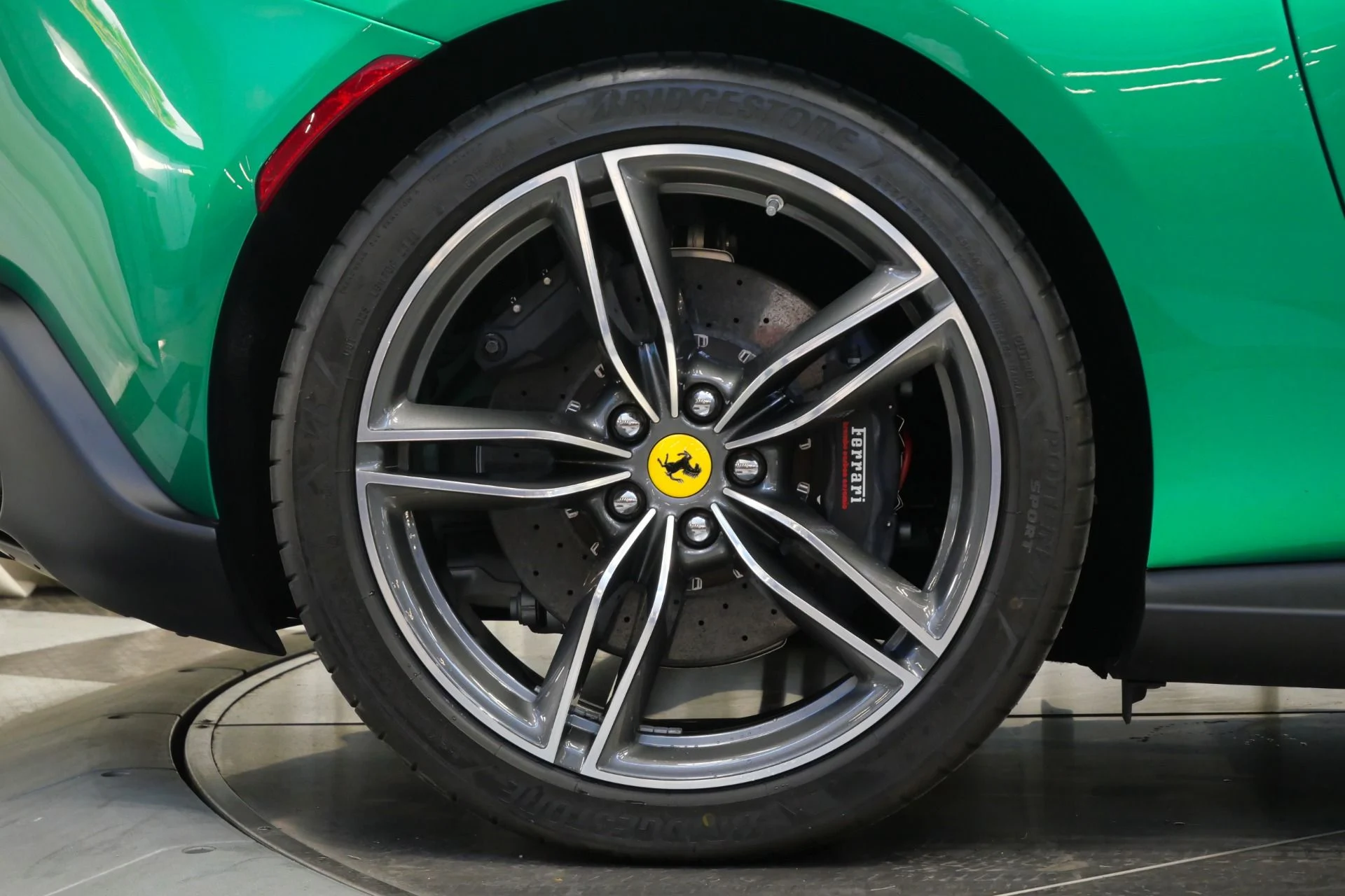 mph041_495815681_Used_2024_Ferrari_Roma_Spider_1760553098_bcbc3562d6