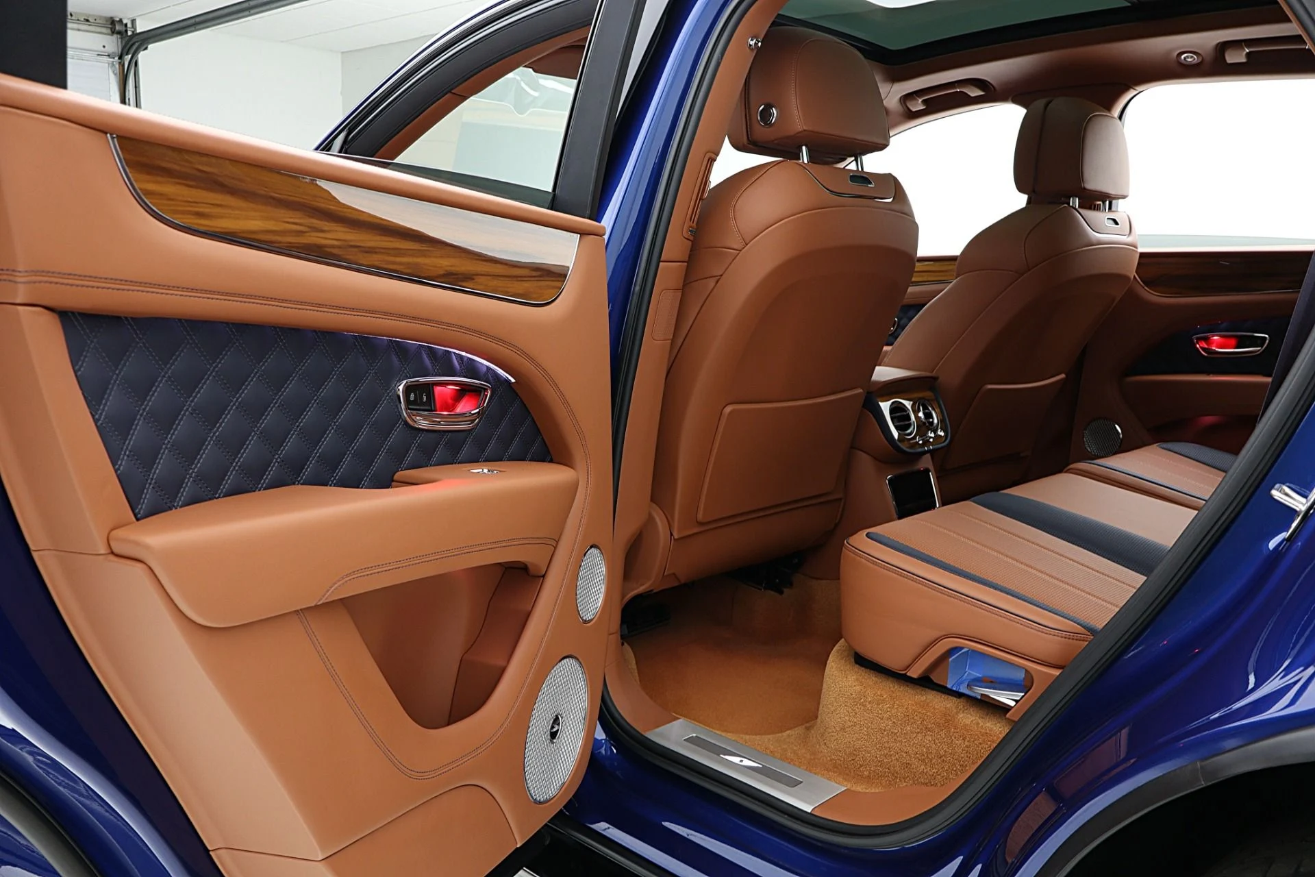 mph041_501590222_Used_2022_Bentley_Bentayga_S_V8_9941bbe0a3
