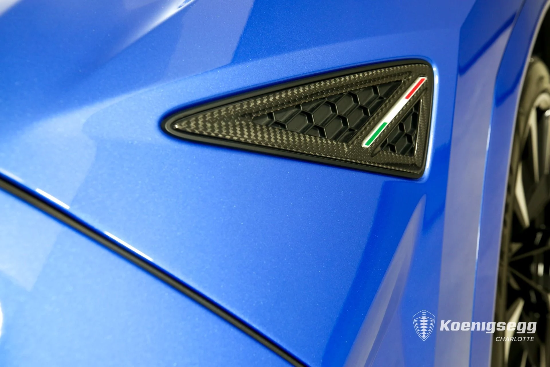 mph041_502632619_Used_2022_Lamborghini_Urus_1696532458_9099a6db80