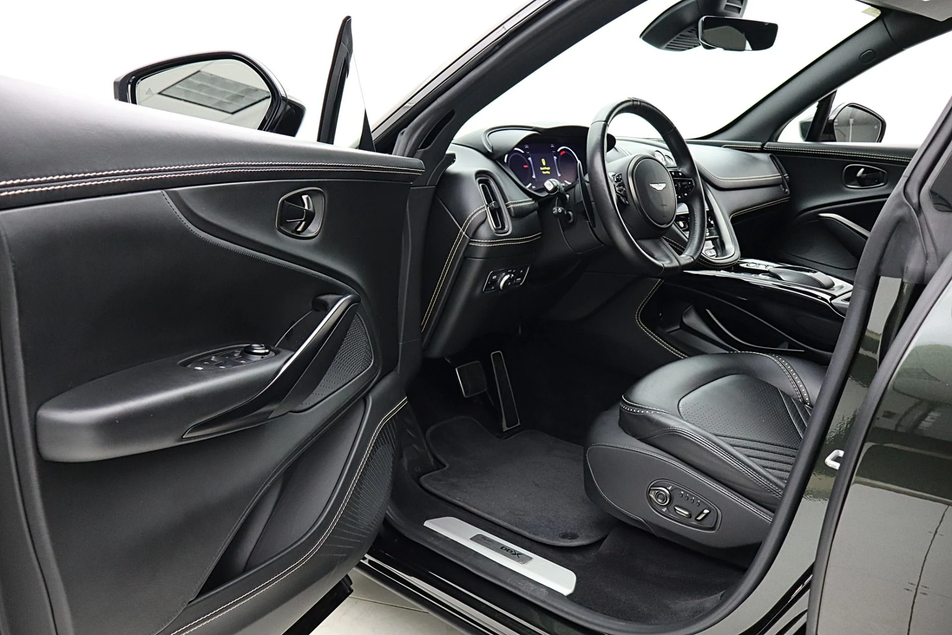 mph041_508605997_Used_2021_Aston_Martin_DBX_7a6f893dba