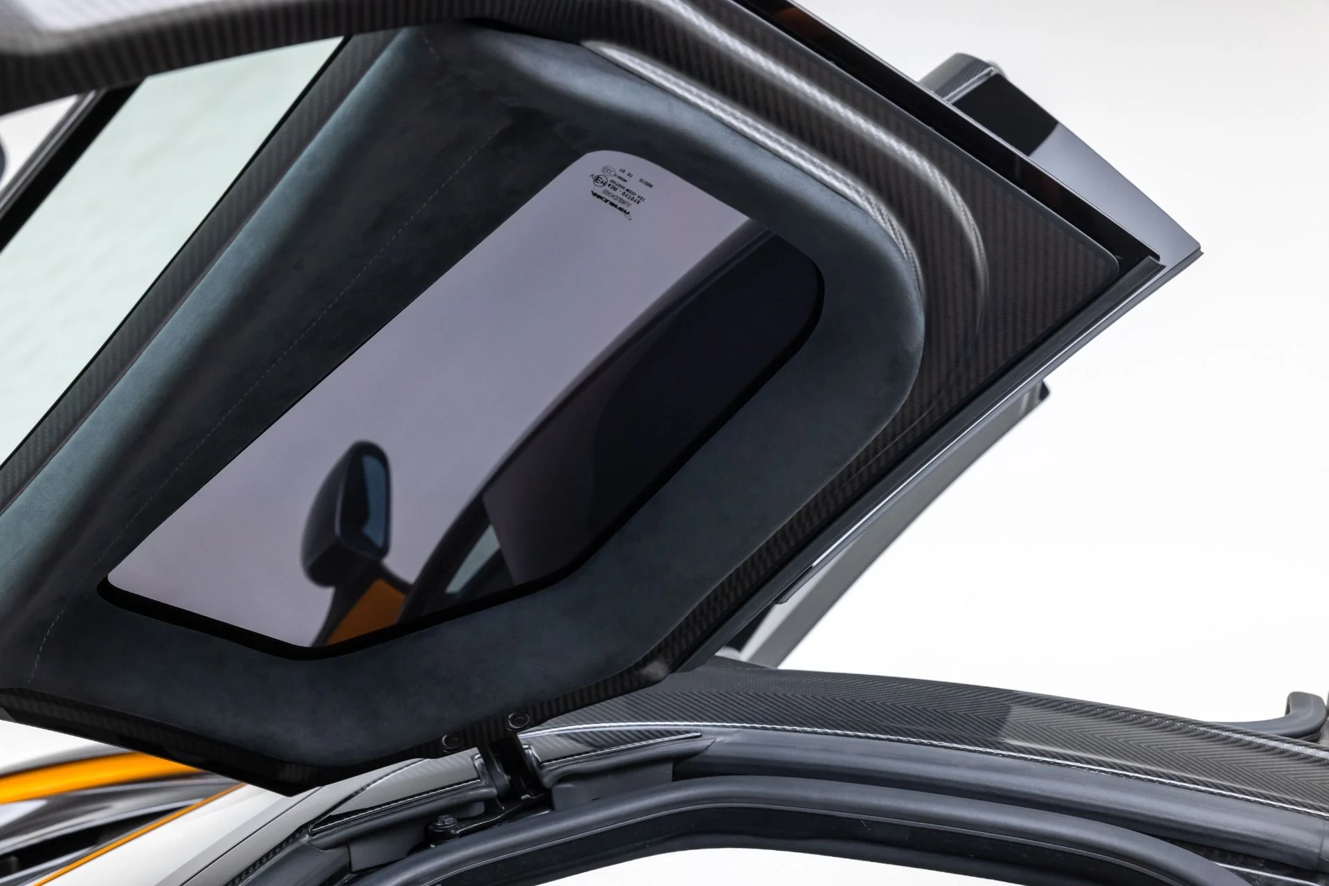 mph041_514825429_13122_p42_l_3b45154eba