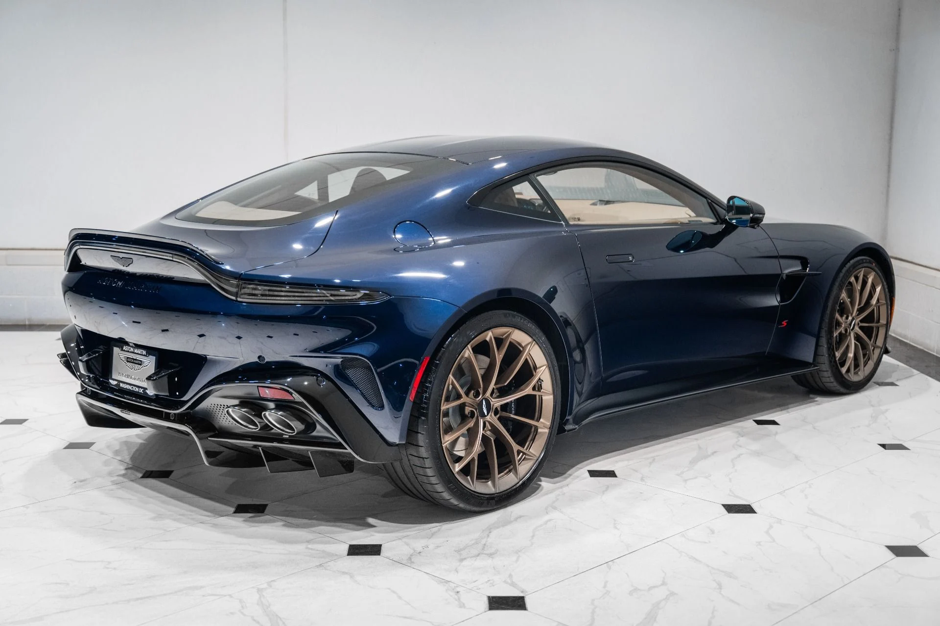 mph041_54293741_New_2026_Aston_Martin_Vantage_S_1778078378_a8849265c6