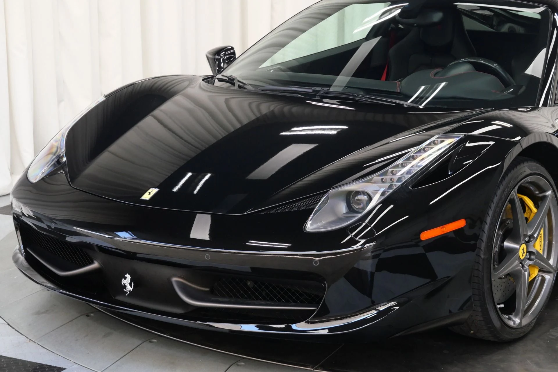 mph041_563987890_Used_2015_Ferrari_458_Italia_1752857169_f8fa2e2550