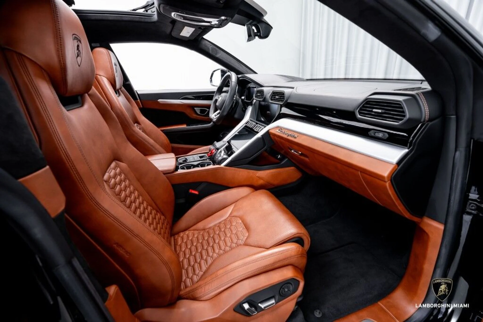 mph041_568130793_8d00539860ffb4dcbf1c33e96ba9e39a_5934d379f9