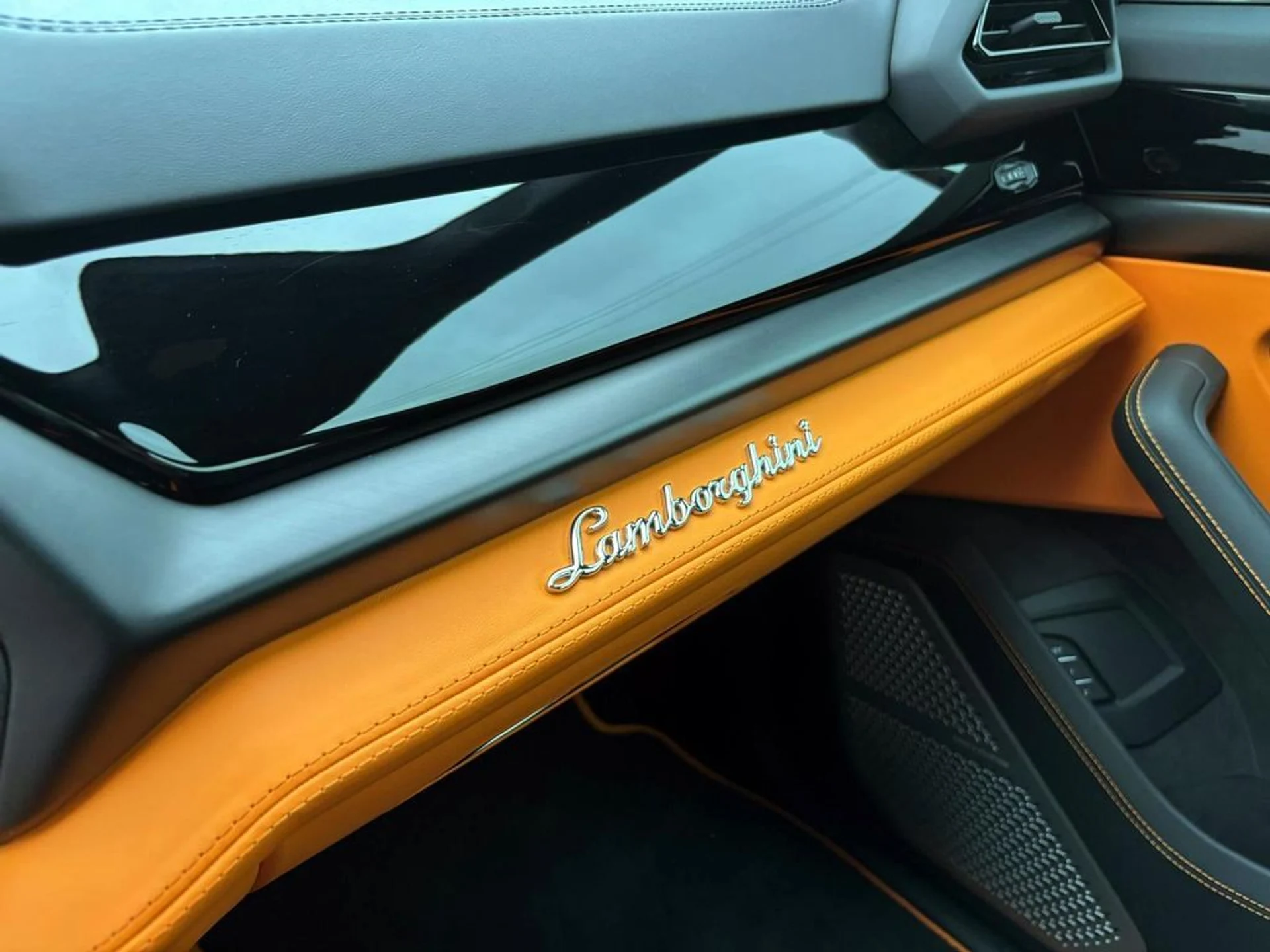 mph041_569926308_577082e6ed79d7c670242ca3ac565c3ax_da7b3bdf05