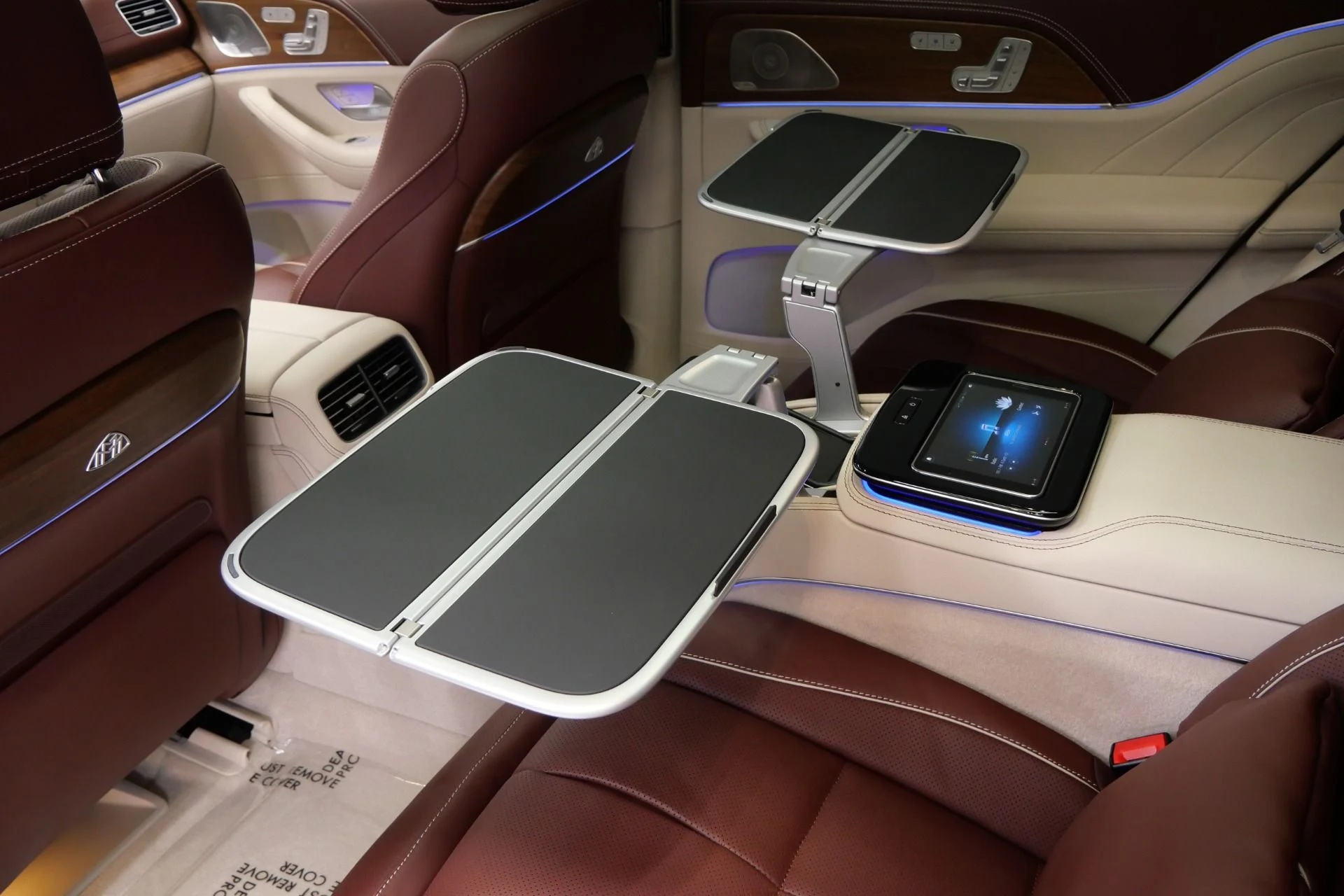 mph041_574958520_Used_2022_Mercedes_Benz_Maybach_GLS_600_4_MATIC_Beautiful_Colors_Four_Seat_Configuration_Walnut_Trim_1776795080_c8b1928aef